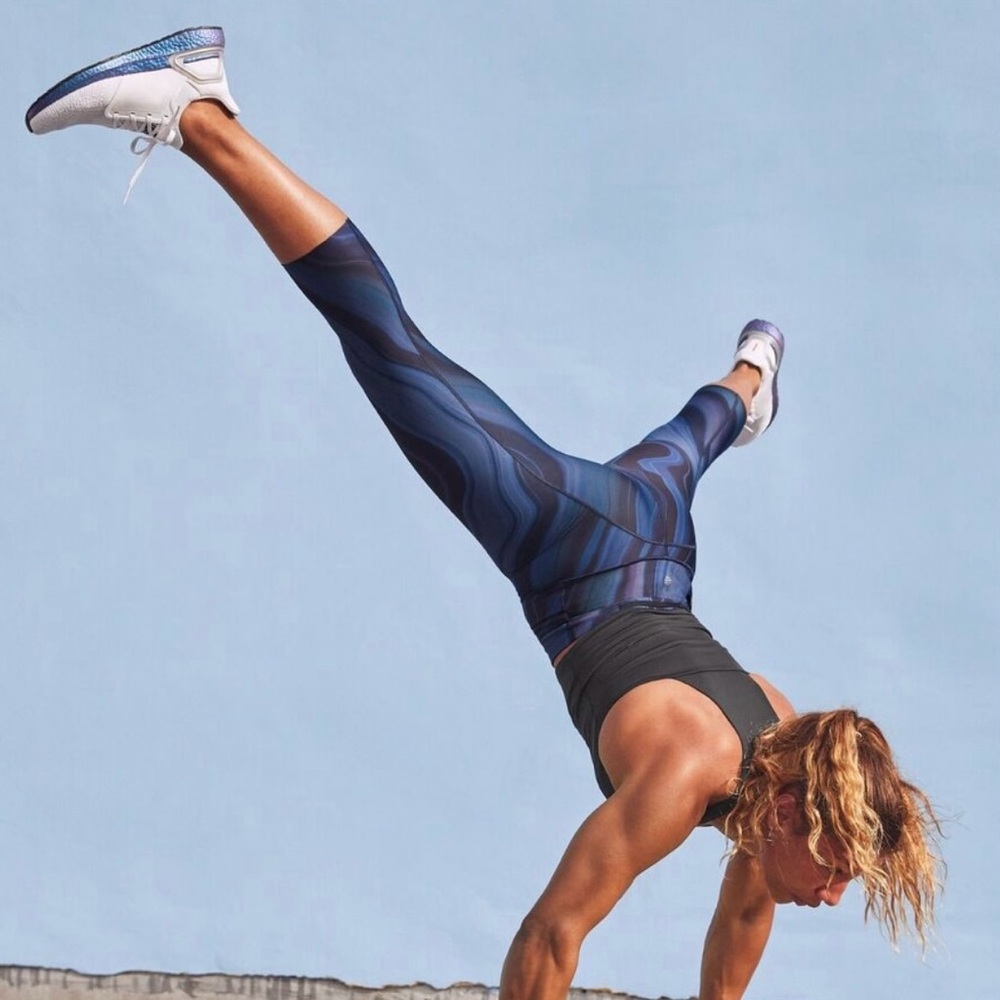NEW Size XS Athleta Accelerate Geode Crop Blue High Rise Capri Leggings - Picture 10 of 10